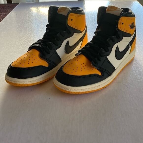NIKE Air Jordan 1 High Retro Taxi Yellow Size 3Y - Picture 1 of 7